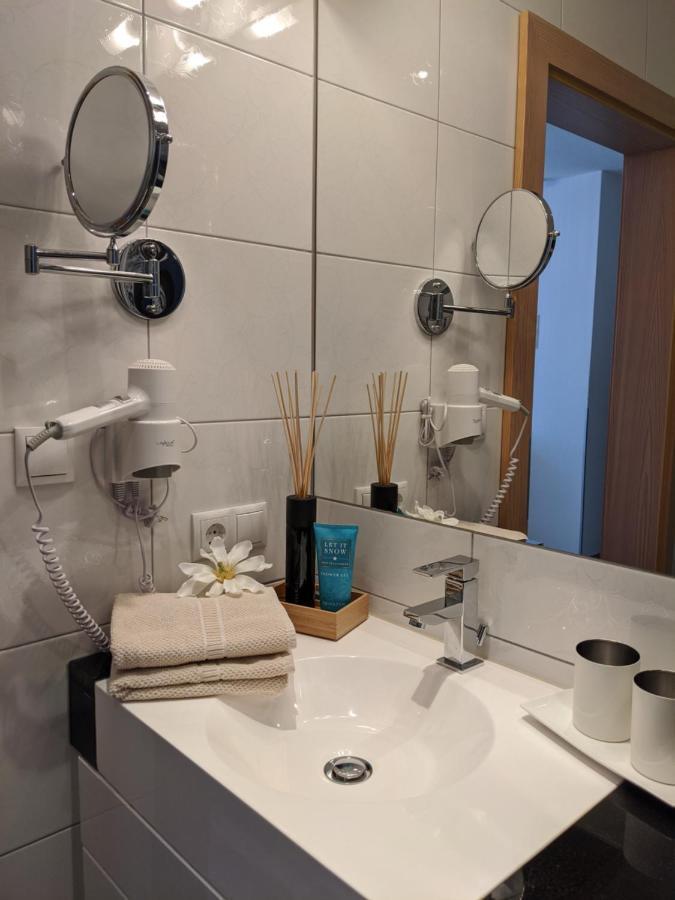 Haus Alp Deluxe Apartment แลงเงนเฟลด์ ภายนอก รูปภาพ